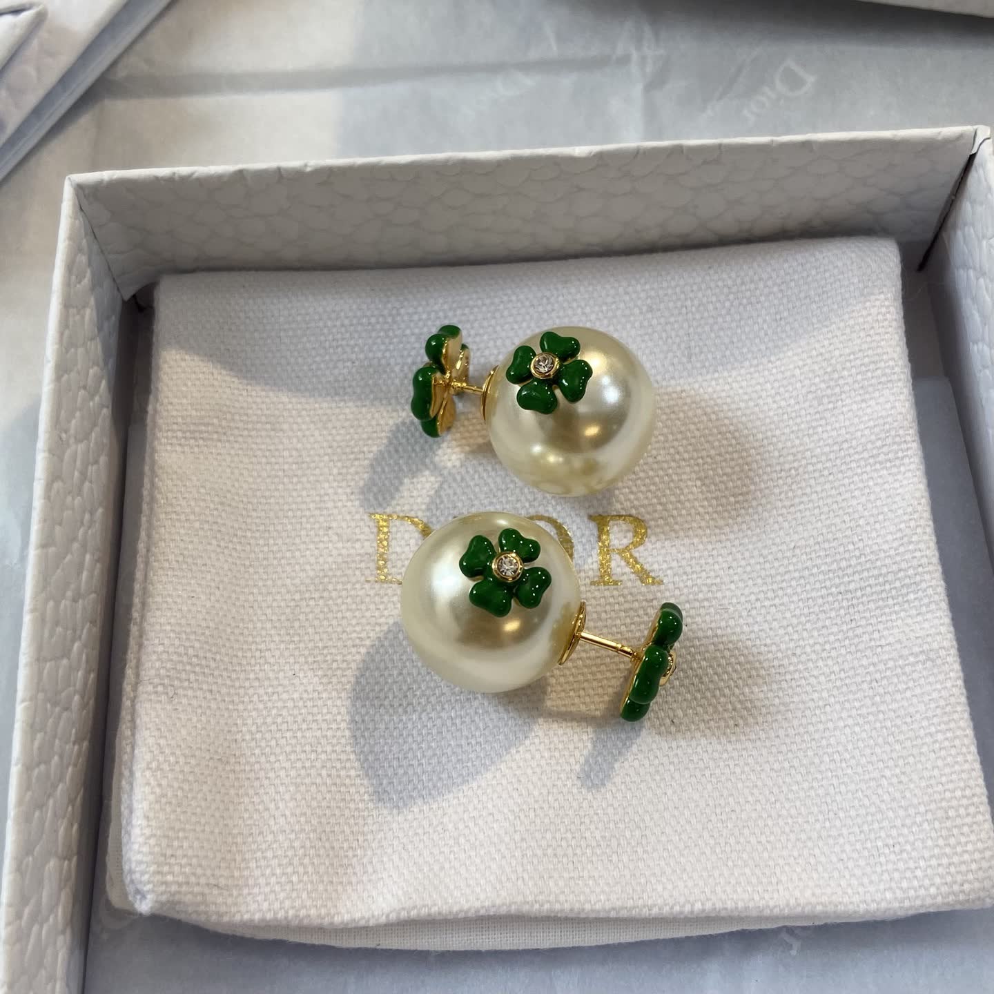 Van Cleef & Arpels Clover Leaf Pearl Earrings